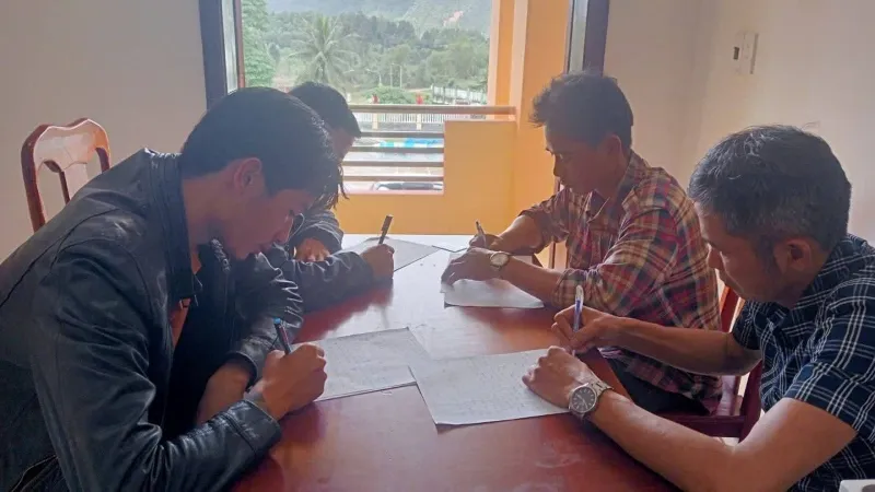 V&agrave;o rừng ở Đ&agrave; Nẵng dựng l&aacute;n trại, thăm d&ograve; để đ&agrave;o v&agrave;ng tr&aacute;i ph&eacute;p  - Ảnh 4.