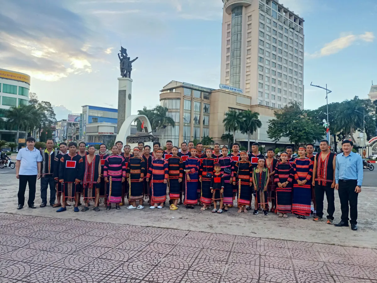 Giữ hồn chi&ecirc;ng, dệt sắc thổ cẩm ở Ea S&uacute;p- Ảnh 2.