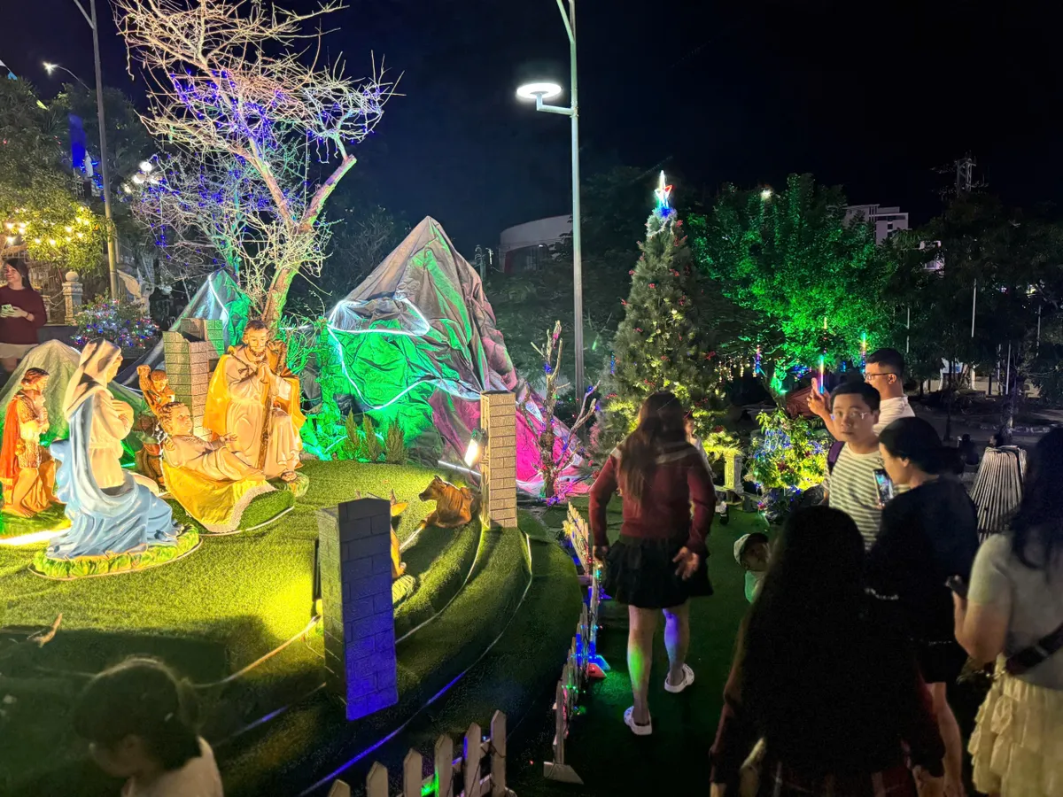 Kh&aacute;nh H&ograve;a - Điểm hẹn Gi&aacute;ng sinh ấm &aacute;p m&ugrave;a cuối năm - Ảnh 6.