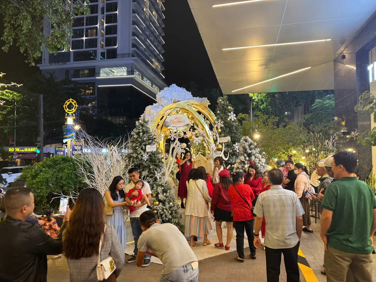 Kh&aacute;nh H&ograve;a - Điểm hẹn Gi&aacute;ng sinh ấm &aacute;p m&ugrave;a cuối năm - Ảnh 2.