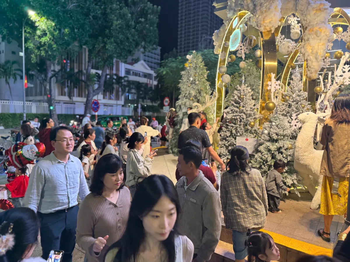 Kh&aacute;nh H&ograve;a - Điểm hẹn Gi&aacute;ng sinh ấm &aacute;p m&ugrave;a cuối năm - Ảnh 7.