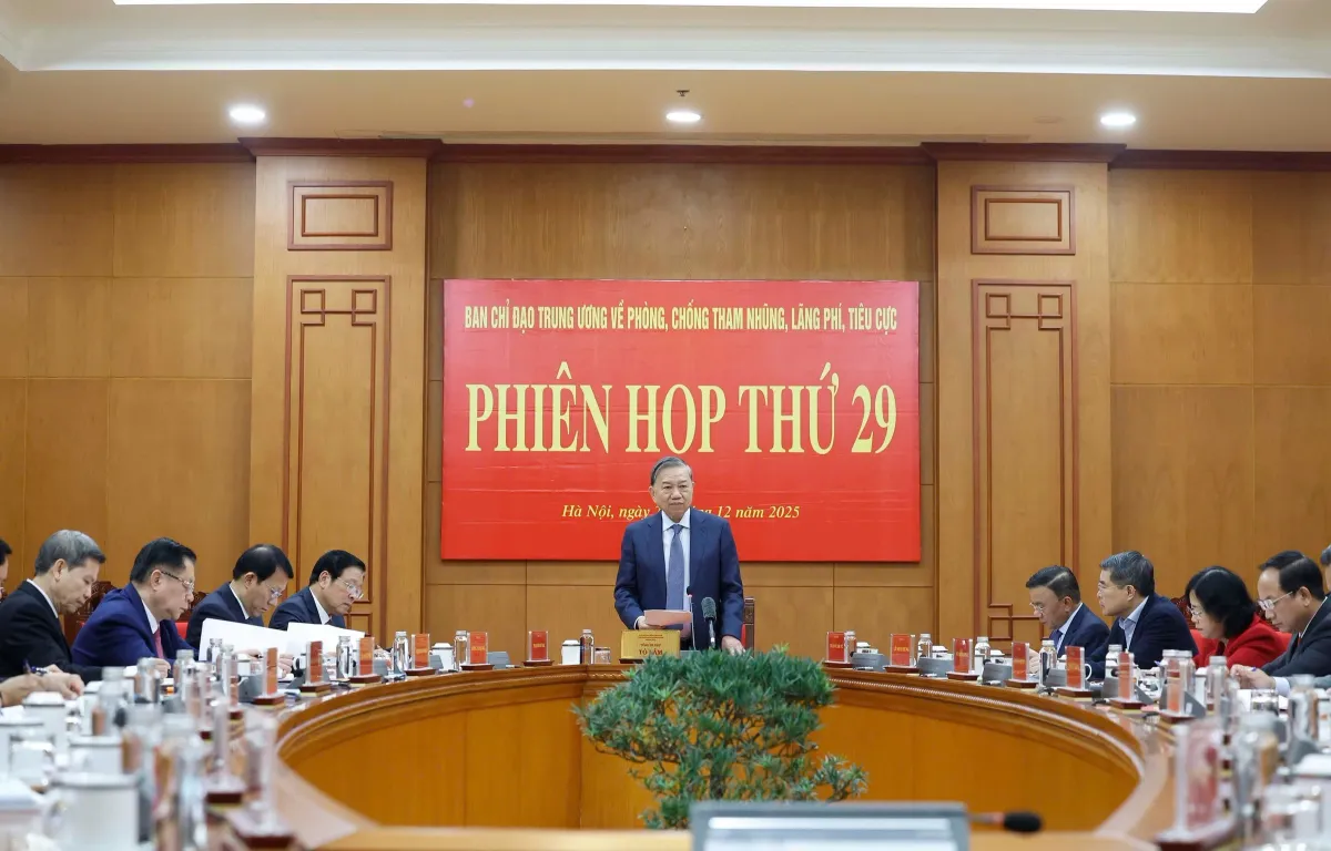 Kỷ luật 23 c&aacute;n bộ diện Trung ương quản l&yacute;, 6 trường hợp bị xử l&yacute; h&igrave;nh sự trong năm 2025 - Ảnh 2.