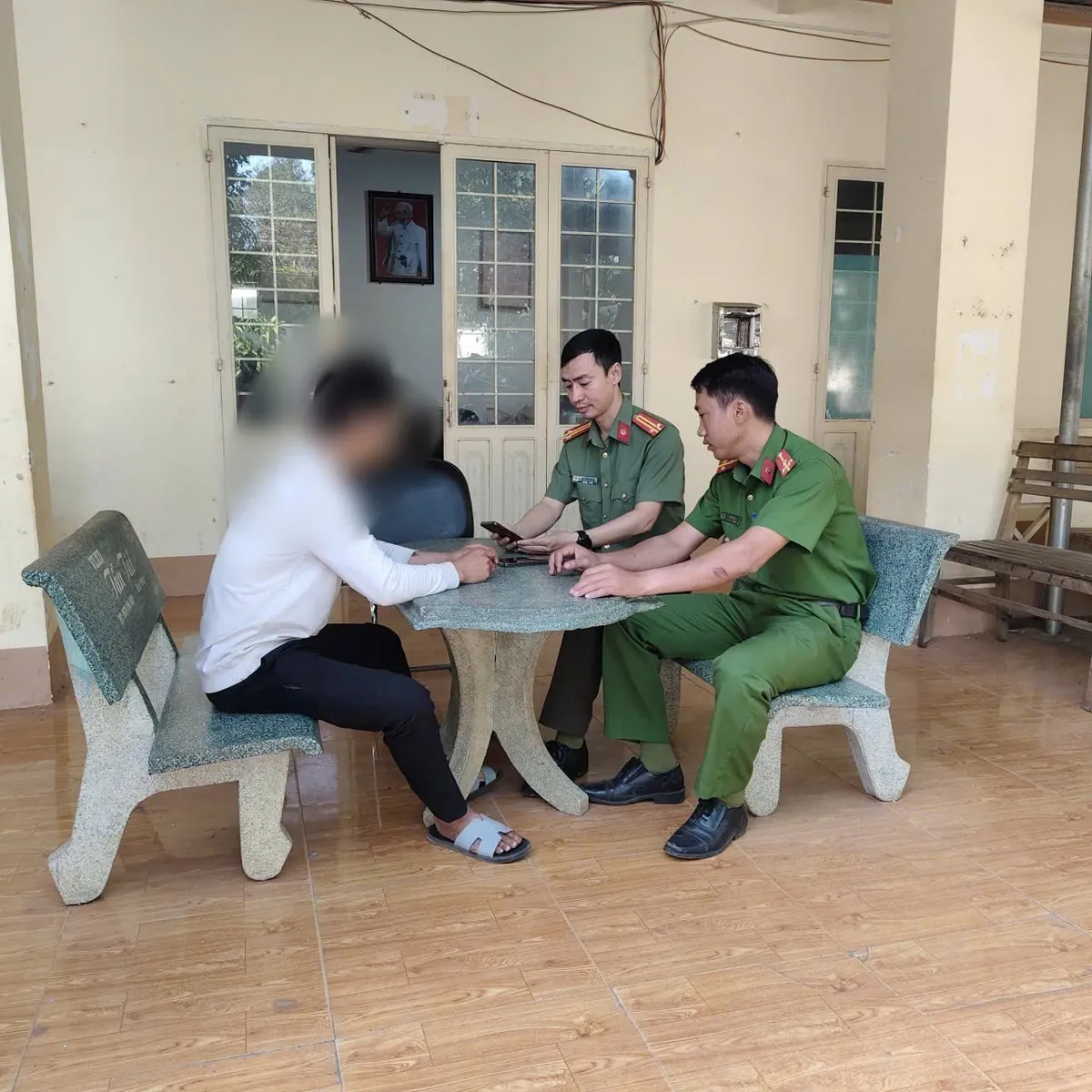 Kịp thời ngăn chặn vụ việc c&oacute; dấu hiệu bị lừa đưa sang Campuchia tr&aacute;i ph&eacute;p - Ảnh 2.