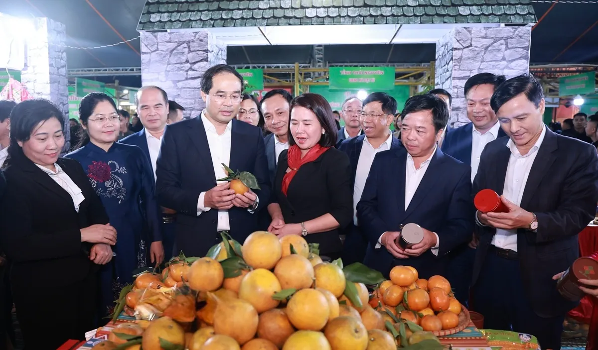 Khai mạc Festival n&ocirc;ng sản, OCOP v&agrave; l&agrave;ng nghề tỉnh Th&aacute;i Nguy&ecirc;n năm 2025 - Ảnh 1.