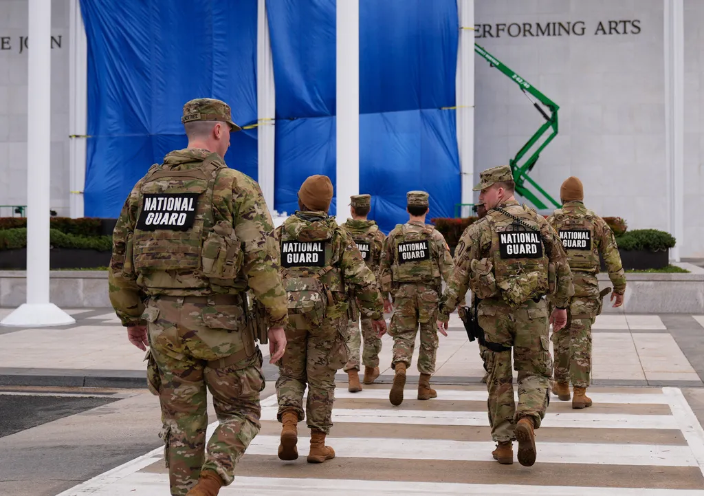 Tổng thống Trump triển khai 350 Vệ binh Quốc gia tới New Orleans truy quét nhập cư- Ảnh 1. Tổng thống Trump triển khai 350 Vệ binh Quốc gia tới New Orleans truy quét nhập cư- Ảnh 1.