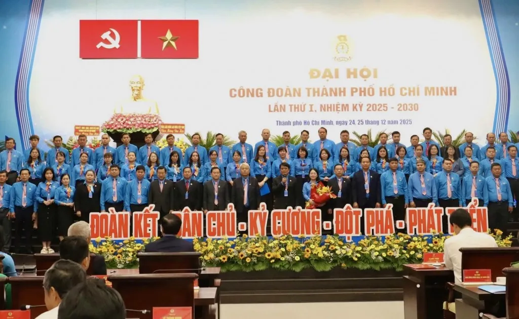 C&ocirc;ng đo&agrave;n TP Hồ Ch&iacute; Minh s&aacute;t c&aacute;nh c&ugrave;ng người lao động trong bối cảnh mới - Ảnh 4.