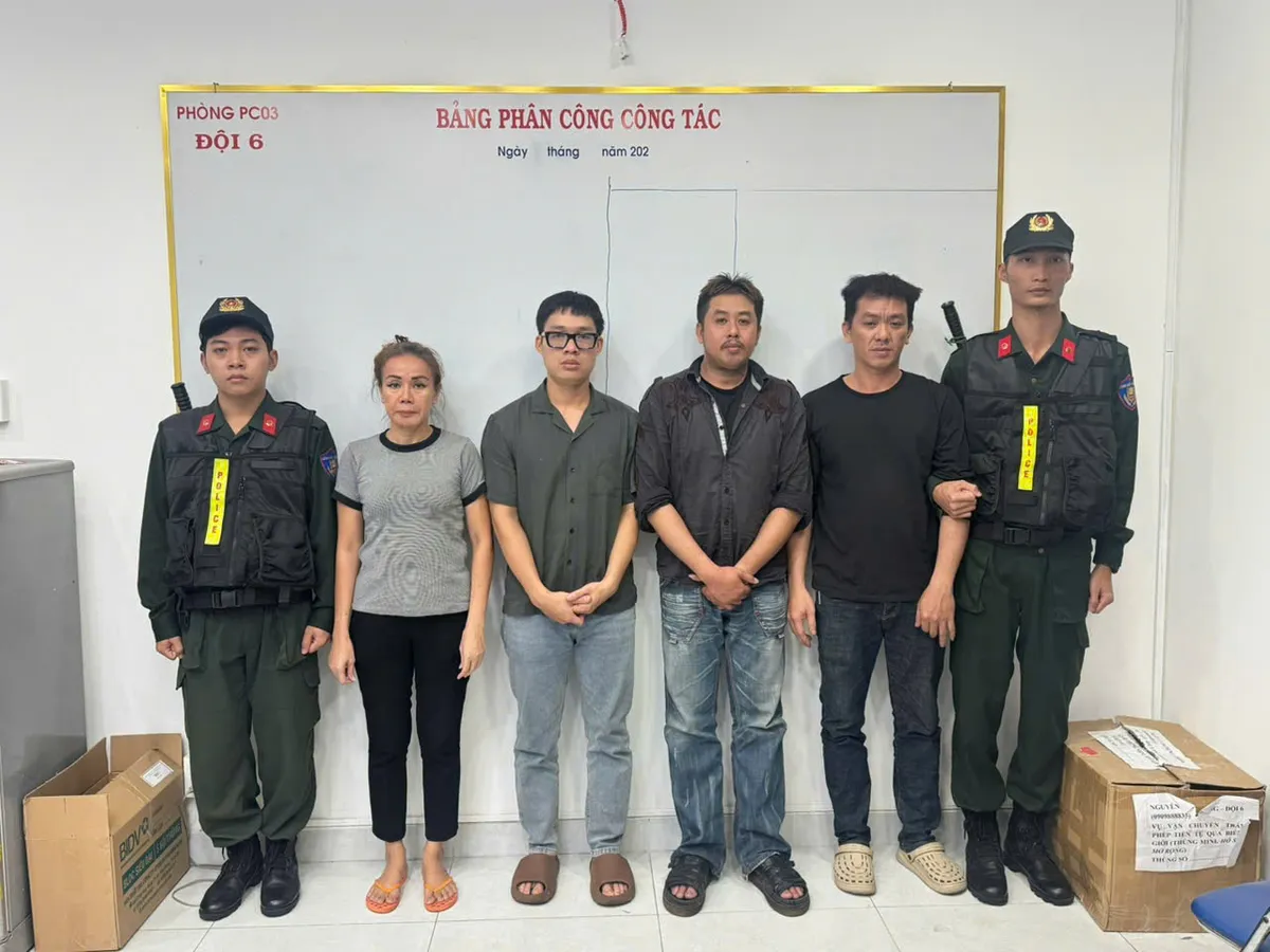 Khởi tố 4 bị can trong đường dây sản xuất, tiêu thụ gas giả quy mô lớn tại Tp. Hồ Chí Minh