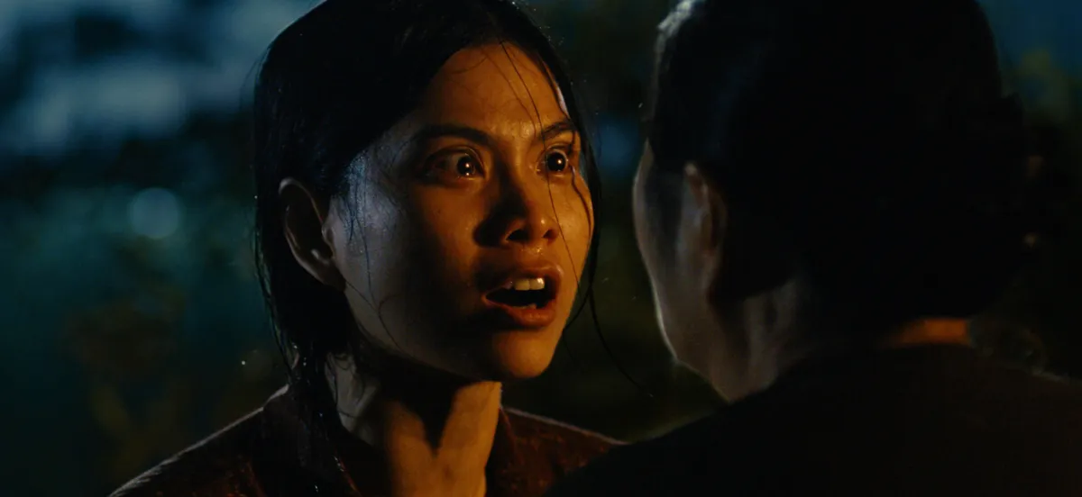 Đằng sau lớp &aacute;o kinh dị, &ldquo;Nh&agrave; hai chủ&rdquo; ca ngợi t&igrave;nh mẫu tử - Ảnh 3.