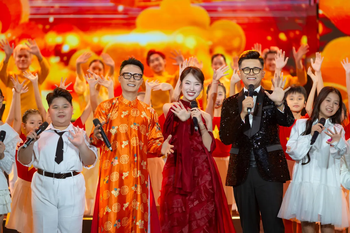 Bản giao hưởng Việt Nam - Chương tr&igrave;nh nghệ thuật ch&agrave;o đ&oacute;n năm mới tr&ecirc;n VTV  - Ảnh 4.