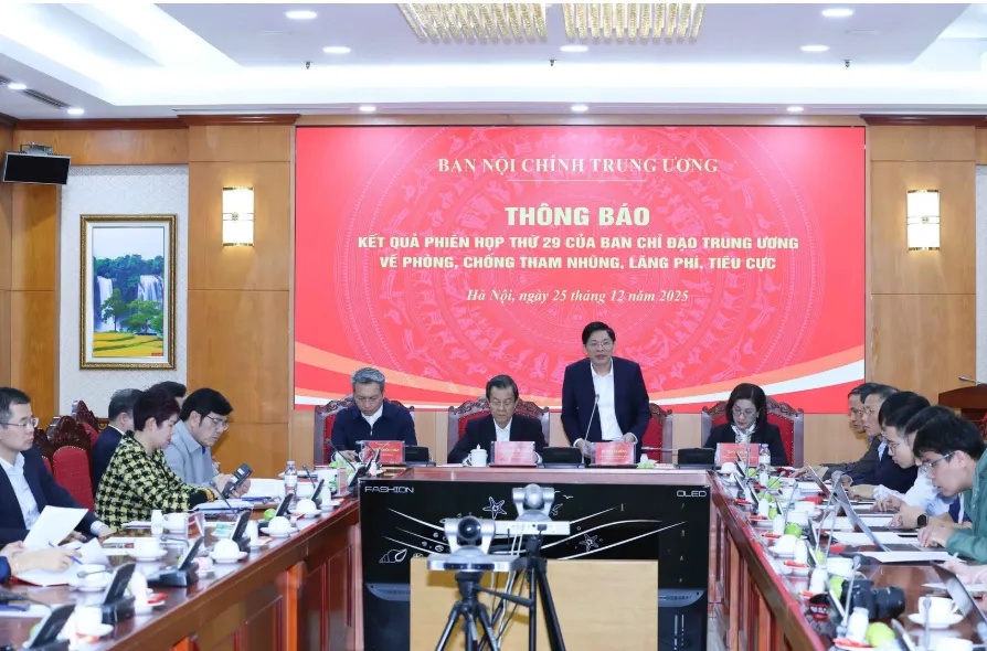 Vụ Bệnh viện Bạch Mai, Việt Đức cơ sở 2: Khởi tố 10 bị can, g&acirc;y l&atilde;ng ph&iacute; 762 tỷ đồng - Ảnh 1.