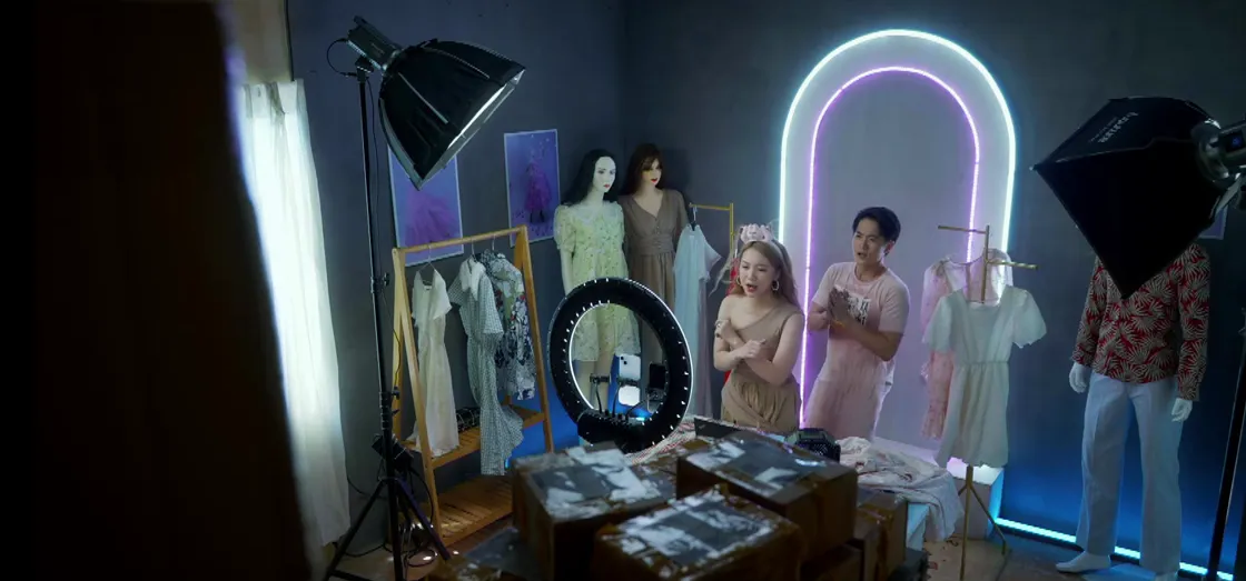 Gia đ&igrave;nh tr&aacute;i dấu - Tập 12: 'Say nắng' nữ nh&acirc;n vi&ecirc;n, anh chủ qu&aacute;n c&agrave; ph&ecirc; ghen với kh&aacute;ch- Ảnh 10.