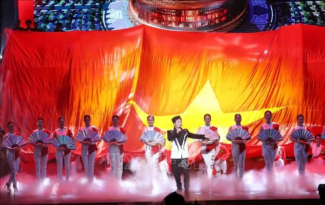 Hồ Ch&iacute; Minh - H&agrave;nh tr&igrave;nh kh&aacute;t vọng 2025: "Căng buồm" kh&aacute;t vọng Việt Nam thịnh vượng - Ảnh 4.