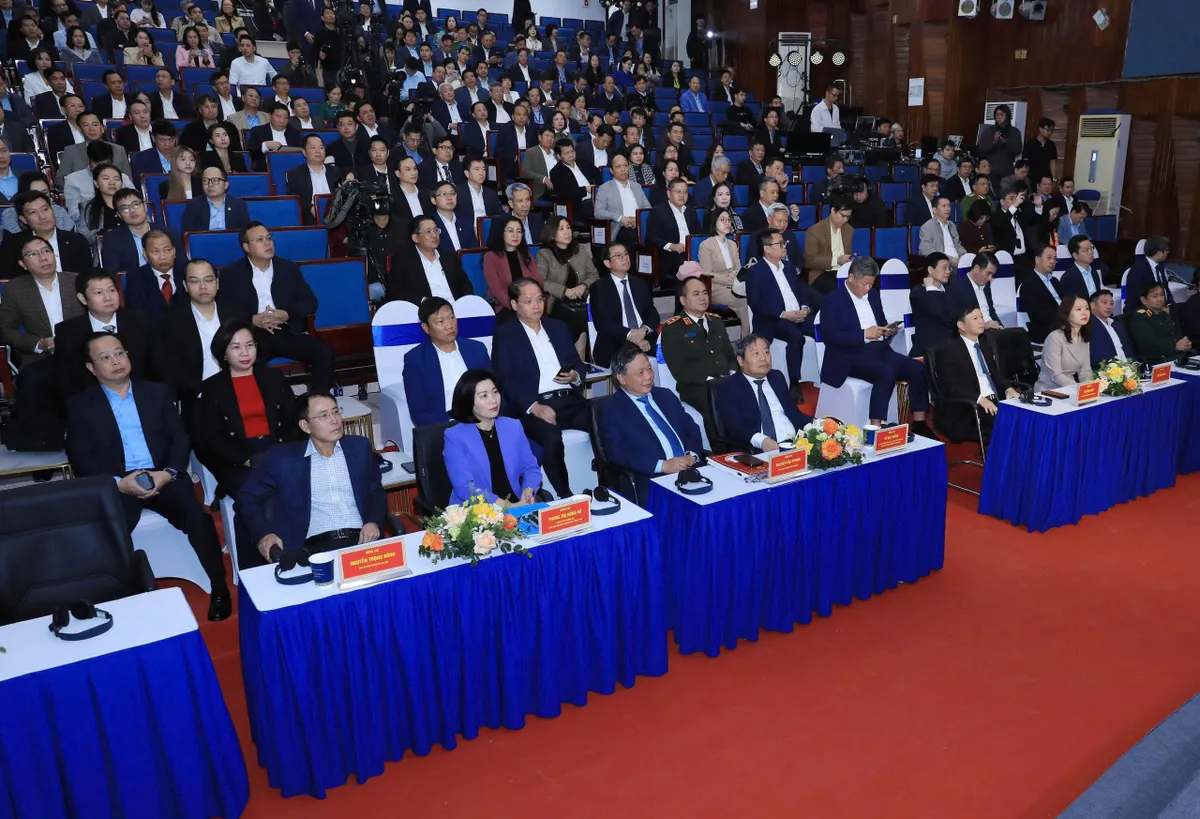 H&agrave; Nội đi trước bằng việc kh&oacute;, kiến tạo m&ocirc; h&igrave;nh ph&aacute;t triển mới từ Nghị quyết 57 - Ảnh 2.