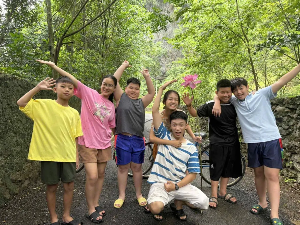 C&aacute;ch em 1 milimet: Nh&oacute;m bạn nghẹt thở chơi tr&ograve; 'v&ograve;ng quay định mệnh' ở l&agrave;ng M&acirc;y - Ảnh 28.