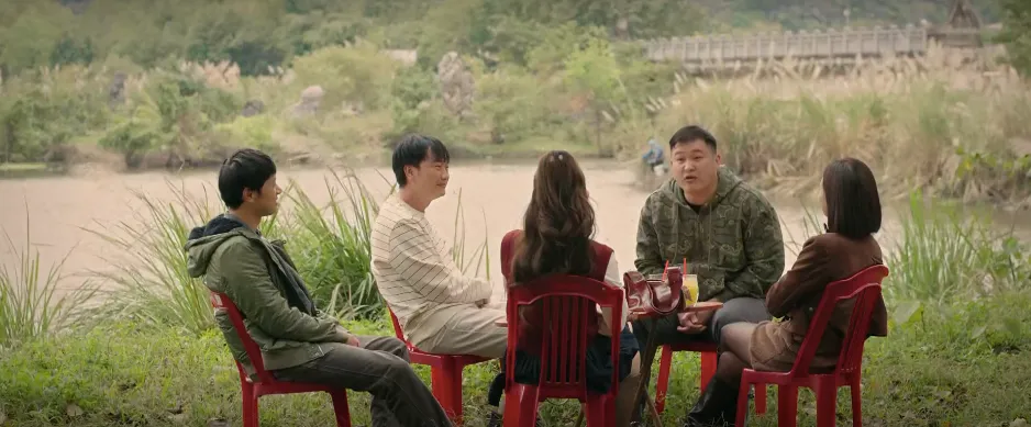 C&aacute;ch em 1 milimet: Chiến đo bị mẹ bắt đi cắt tiền duy&ecirc;n - Ảnh 7.