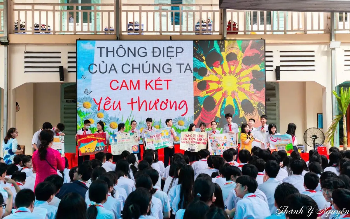 Học sinh TP Hồ Chí Minh trong hoạt động sinh hoạt chuyên đề nâng cao nhận thức về bạo lực học đường