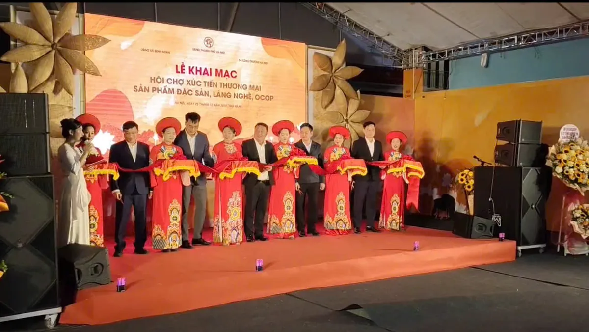 H&agrave; Nội: Ph&aacute;t triển l&agrave;ng nghề cũng l&agrave; bảo tồn di sản, ph&aacute;t huy bản sắc văn h&oacute;a - Ảnh 1.