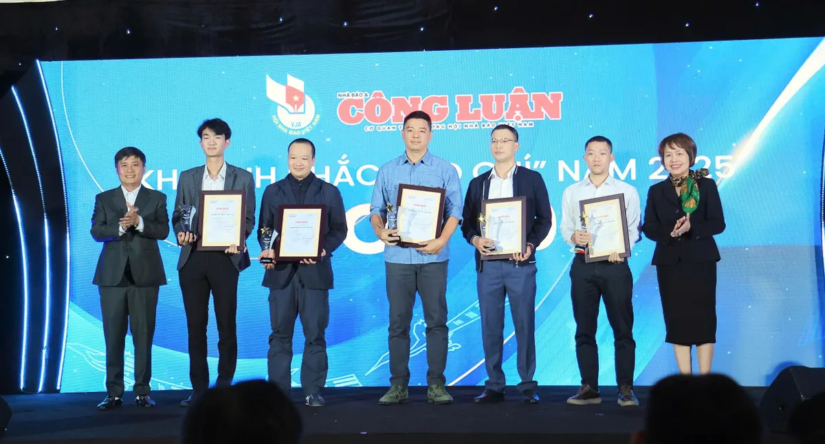 T&ocirc;n vinh những c&acirc;u chuyện b&aacute;o ch&iacute; được "kể bằng h&igrave;nh ảnh" - Ảnh 5.