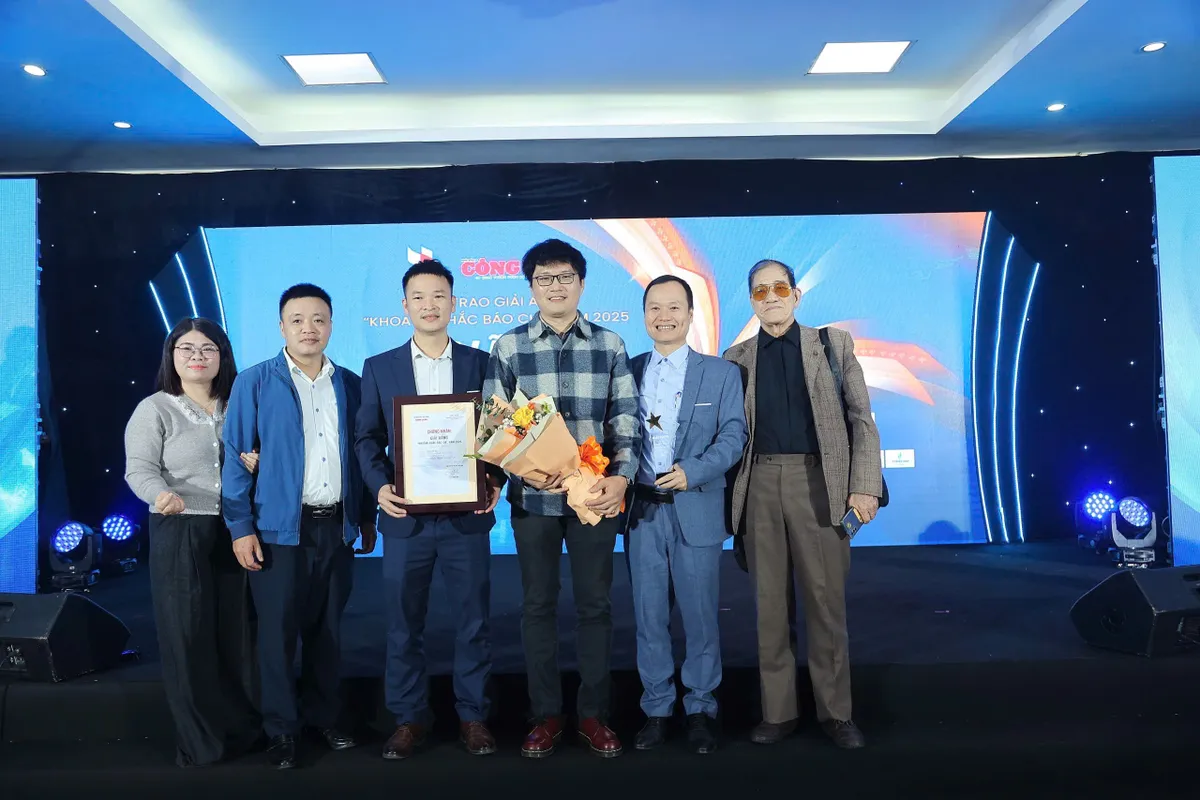 T&ocirc;n vinh những c&acirc;u chuyện b&aacute;o ch&iacute; được "kể bằng h&igrave;nh ảnh" - Ảnh 3.