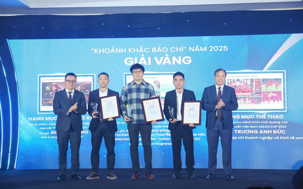 T&ocirc;n vinh những c&acirc;u chuyện b&aacute;o ch&iacute; được "kể bằng h&igrave;nh ảnh" - Ảnh 1.