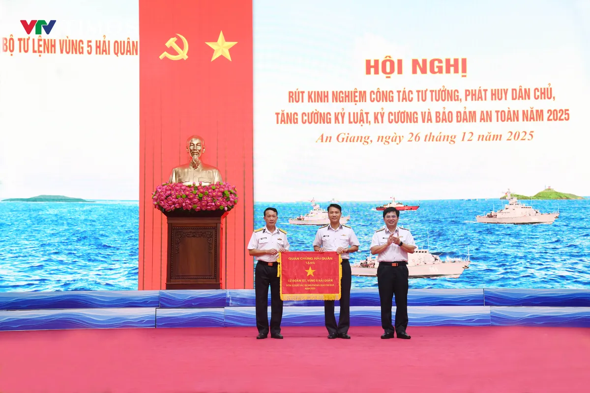 V&ugrave;ng 5 Hải qu&acirc;n r&uacute;t kinh nghiệm c&ocirc;ng t&aacute;c quản l&yacute; tư tưởng năm 2025 - Ảnh 4.
