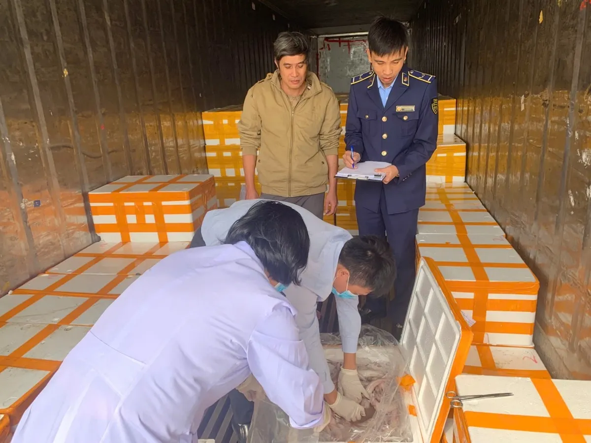 Thanh H&oacute;a: C&ocirc;ng t&aacute;c Quản l&yacute; thị trường cuối năm giữ vững ổn định, tạo nền tảng cho nhiệm vụ năm 2026 - Ảnh 2.