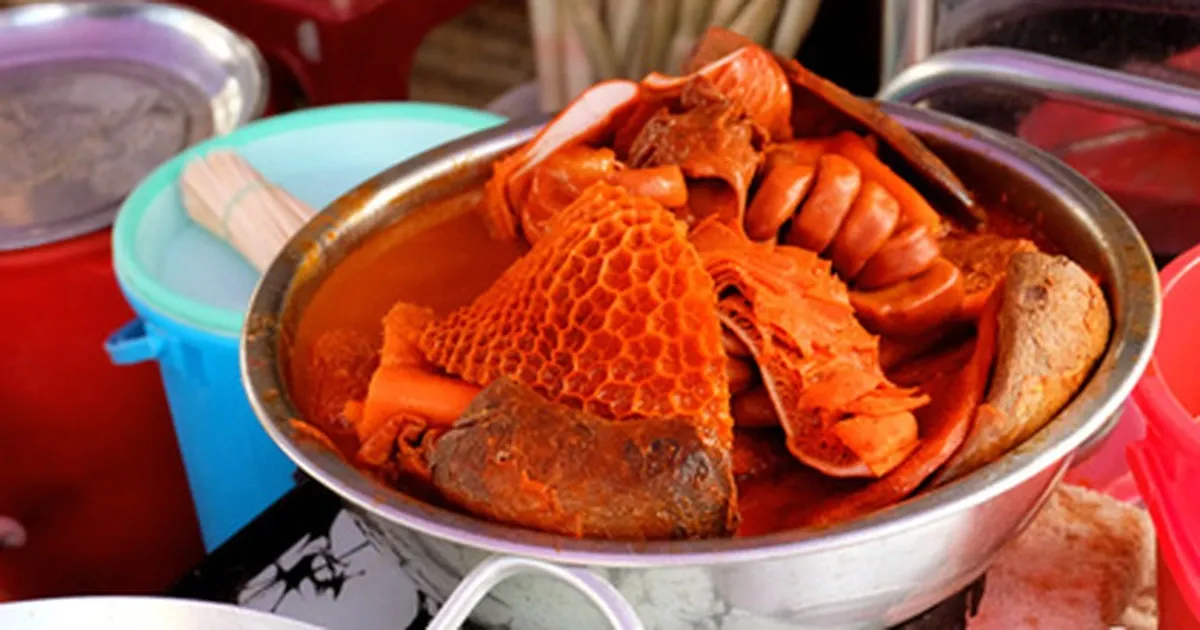 Checklist ẩm thực S&agrave;i G&ograve;n: B&iacute; k&iacute;p qu&eacute;t sạch đặc sản đường phố cho h&agrave;nh tr&igrave;nh cuối năm- Ảnh 3.