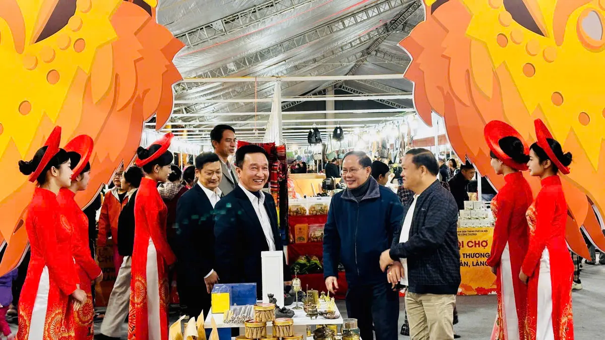 H&agrave; Nội: Ph&aacute;t triển l&agrave;ng nghề cũng l&agrave; bảo tồn di sản, ph&aacute;t huy bản sắc văn h&oacute;a - Ảnh 2.