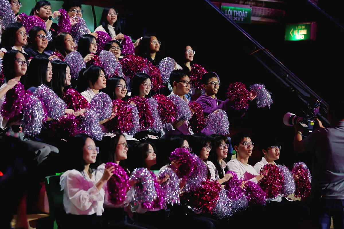 Trang Ph&aacute;p được ho&agrave;n th&agrave;nh ước mơ thuở b&eacute; tại Show Times  - Ảnh 15.