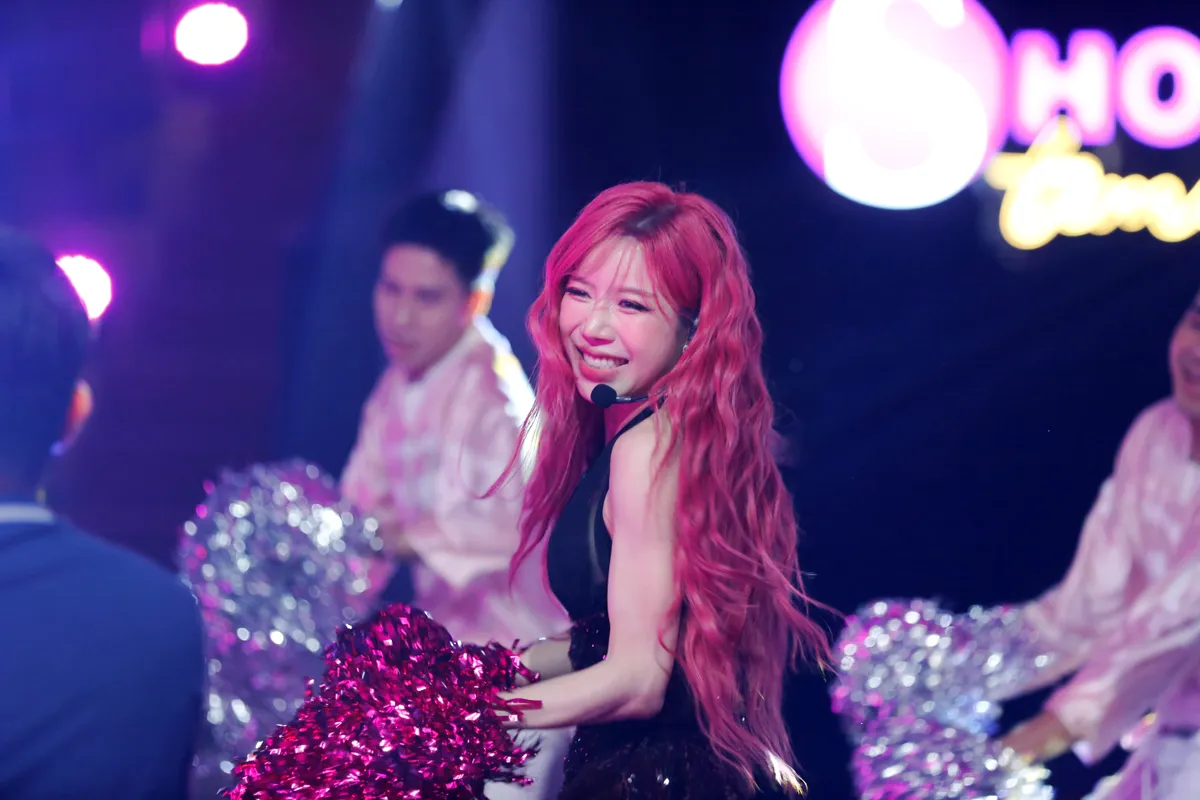 Trang Ph&aacute;p được ho&agrave;n th&agrave;nh ước mơ thuở b&eacute; tại Show Times  - Ảnh 7.