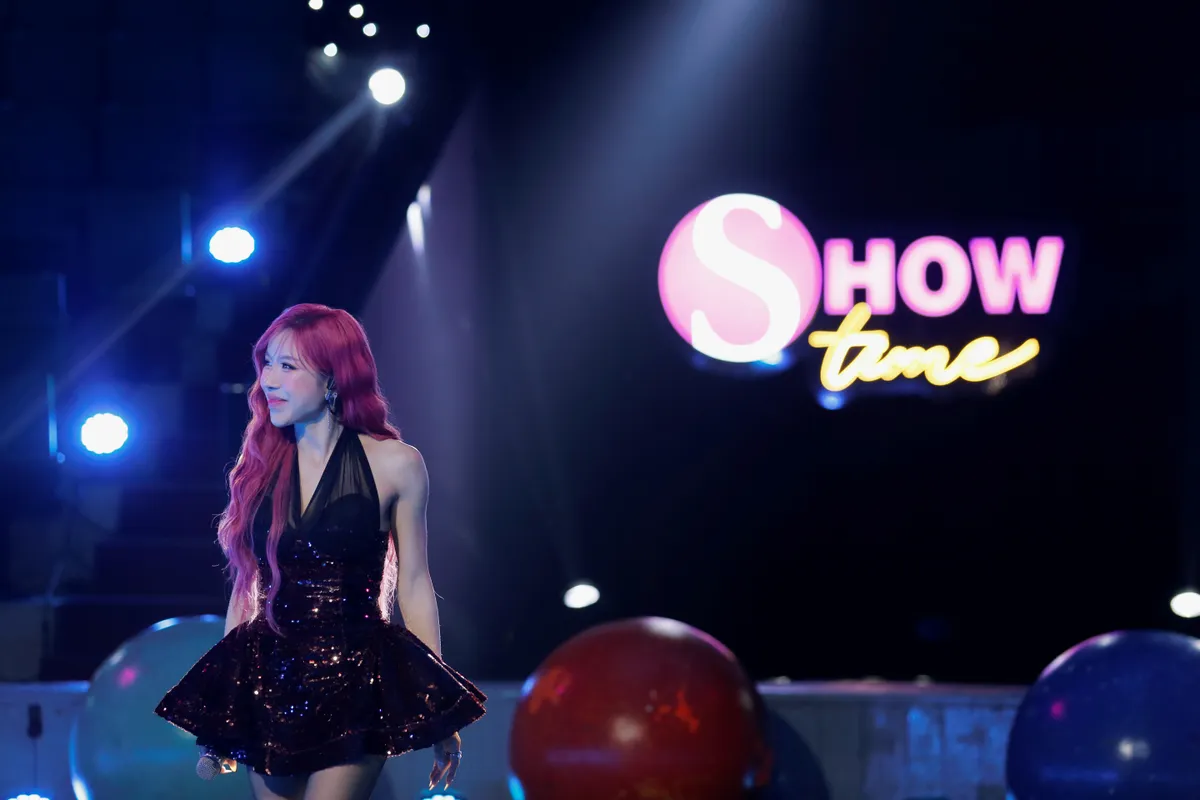 Trang Ph&aacute;p được ho&agrave;n th&agrave;nh ước mơ thuở b&eacute; tại Show Times  - Ảnh 9.