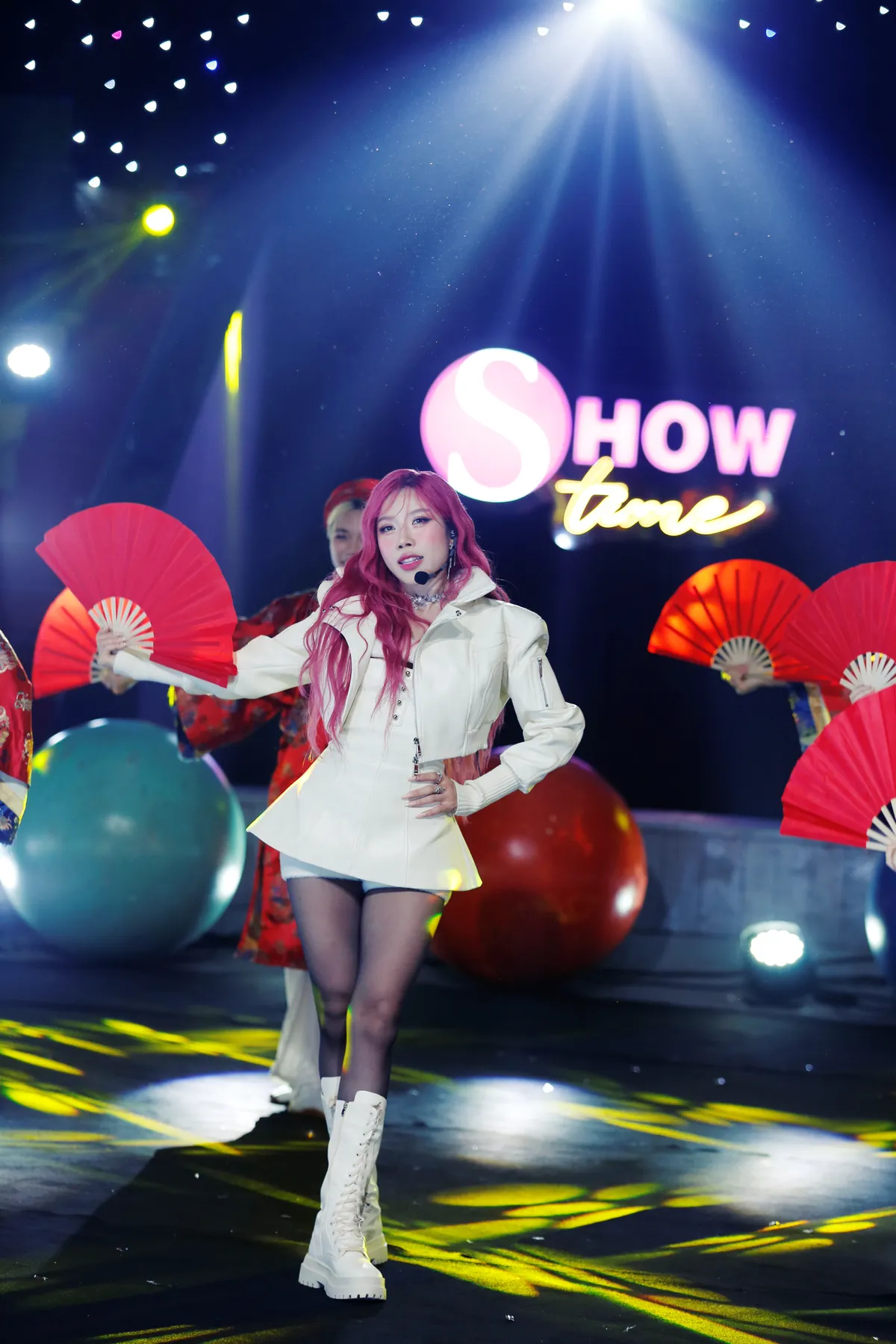 Trang Ph&aacute;p được ho&agrave;n th&agrave;nh ước mơ thuở b&eacute; tại Show Times  - Ảnh 4.