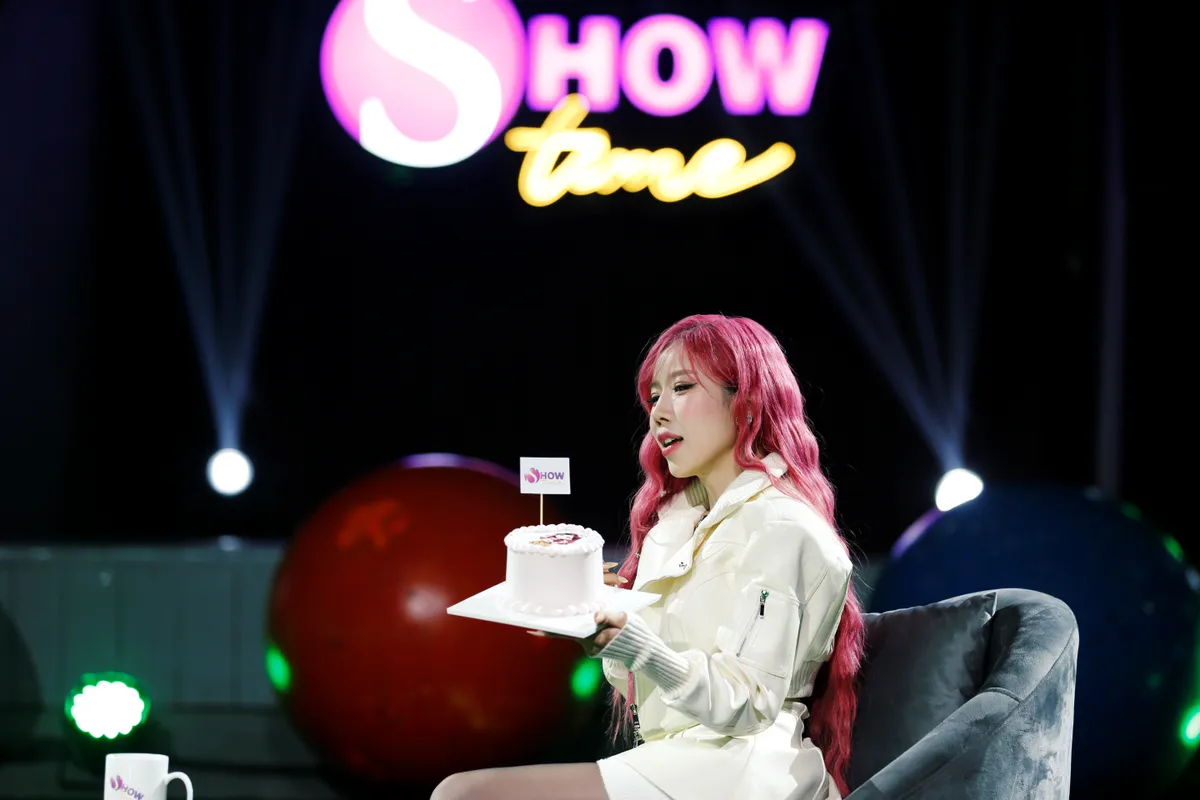 Trang Ph&aacute;p được ho&agrave;n th&agrave;nh ước mơ thuở b&eacute; tại Show Times  - Ảnh 2.