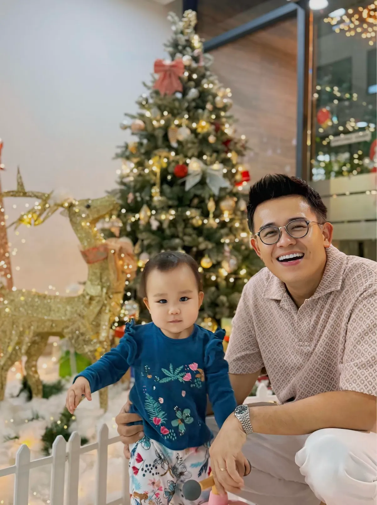 BTV Ho&agrave;i Anh flex hậu trường đi l&agrave;m, MC Th&ugrave;y Linh rạng rỡ sau 1 tuần sinh con - Ảnh 3.