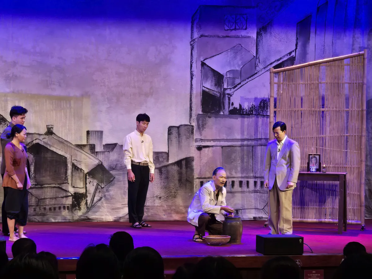 Đưa t&aacute;c phẩm kịch n&oacute;i x&uacute;c động về B&aacute;c Hồ v&agrave;o kh&ocirc;ng gian Bảo t&agrave;ng Hồ Ch&iacute; Minh - Ảnh 4.