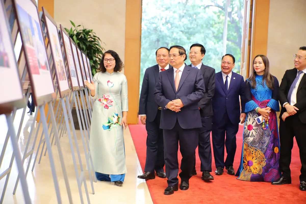 Kiến tạo kh&ocirc;ng gian ph&aacute;t triển văn h&oacute;a, thể thao, du lịch trong kỷ nguy&ecirc;n mới - Ảnh 2.