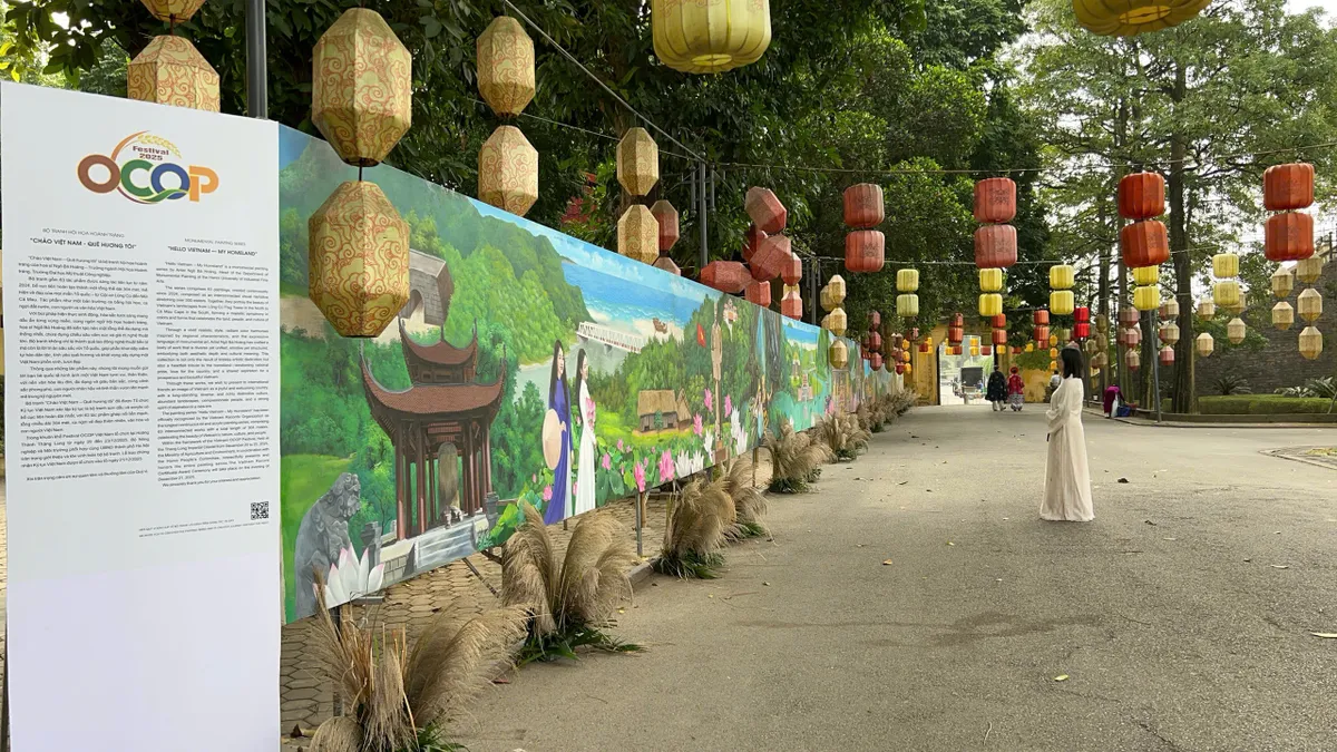Bộ tranh li&ecirc;n ho&agrave;n &ldquo;Ch&agrave;o Việt Nam &ndash; Qu&ecirc; hương t&ocirc;i&rdquo; đ&oacute;n nhận kỷ lục Việt Nam - Ảnh 5.