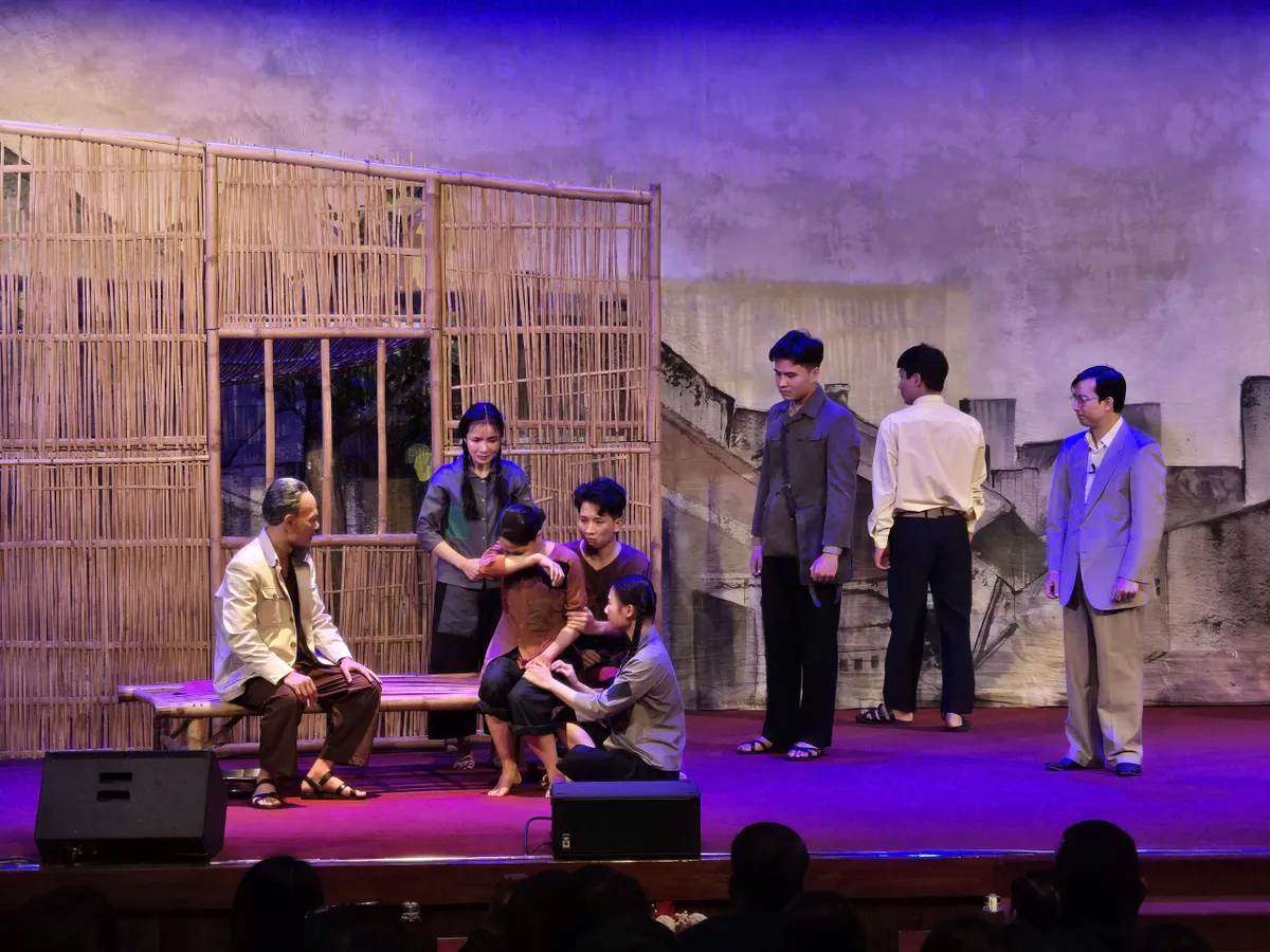 Đưa t&aacute;c phẩm kịch n&oacute;i x&uacute;c động về B&aacute;c Hồ v&agrave;o kh&ocirc;ng gian Bảo t&agrave;ng Hồ Ch&iacute; Minh - Ảnh 1.