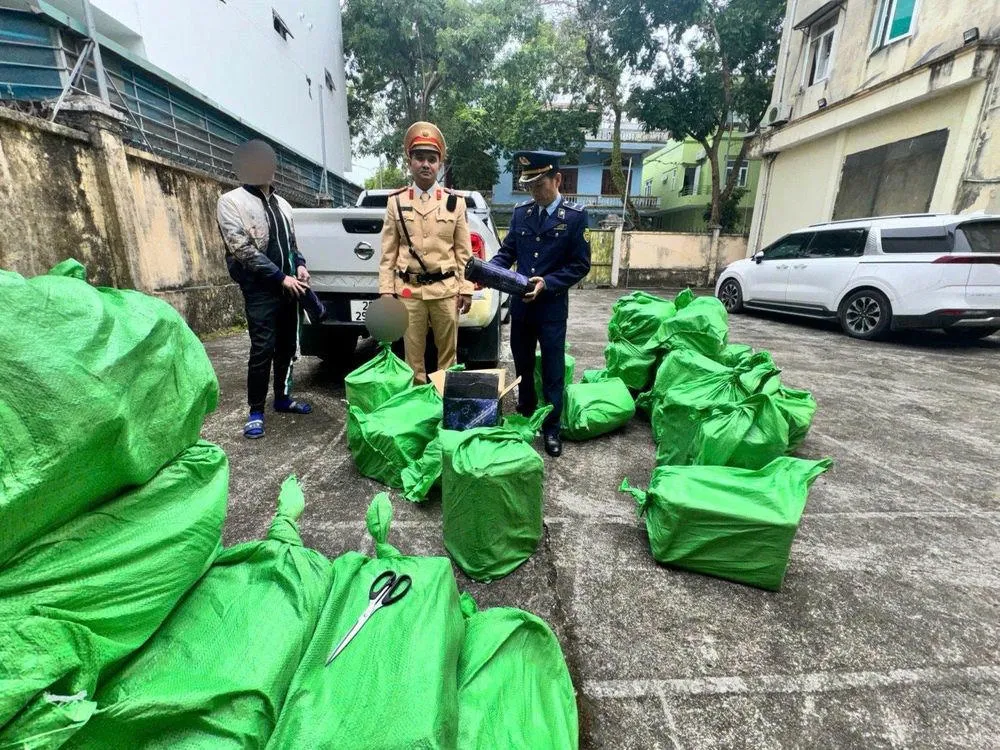 Li&ecirc;n tiếp ph&aacute;t hiện c&aacute;c vụ vận chuyển kh&iacute; cười tr&aacute;i ph&eacute;p tr&ecirc;n địa b&agrave;n Quảng Ninh- Ảnh 1.