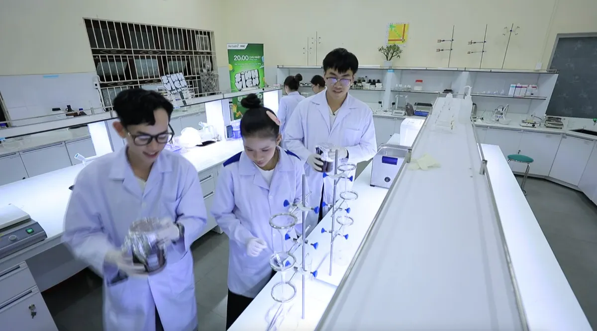 Sinh vi&ecirc;n thế hệ mới 2025 - Tập 8: 48h căng thẳng của v&ograve;ng Thực tế khu vực miền Nam - Ảnh 1.