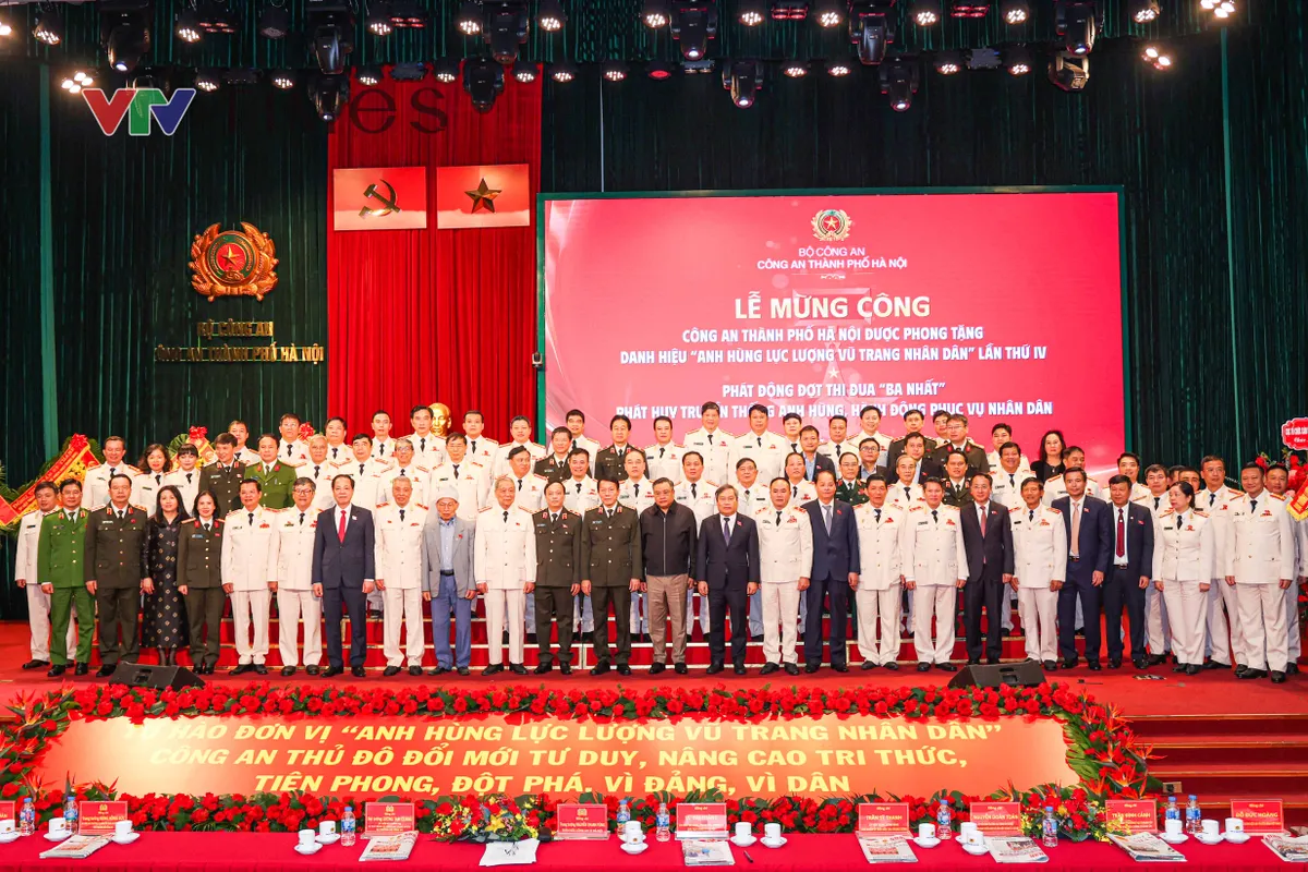 Bộ trưởng Bộ C&ocirc;ng an: Danh hiệu Anh h&ugrave;ng LLVTND lần thứ IV l&agrave; minh chứng cho những cống hiến của C&ocirc;ng an H&agrave; Nội - Ảnh 8.