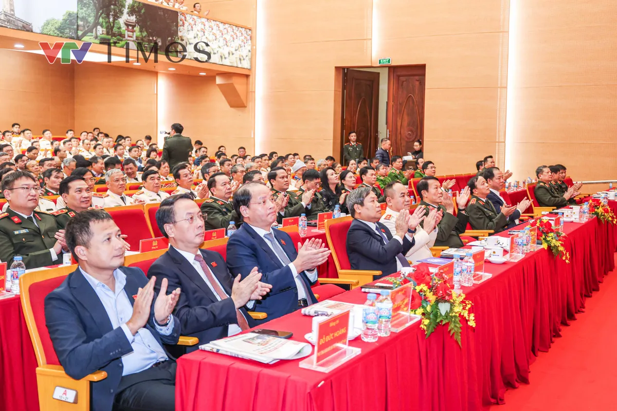 Bộ trưởng Bộ C&ocirc;ng an: Danh hiệu Anh h&ugrave;ng LLVTND lần thứ IV l&agrave; minh chứng cho những cống hiến của C&ocirc;ng an H&agrave; Nội - Ảnh 1.