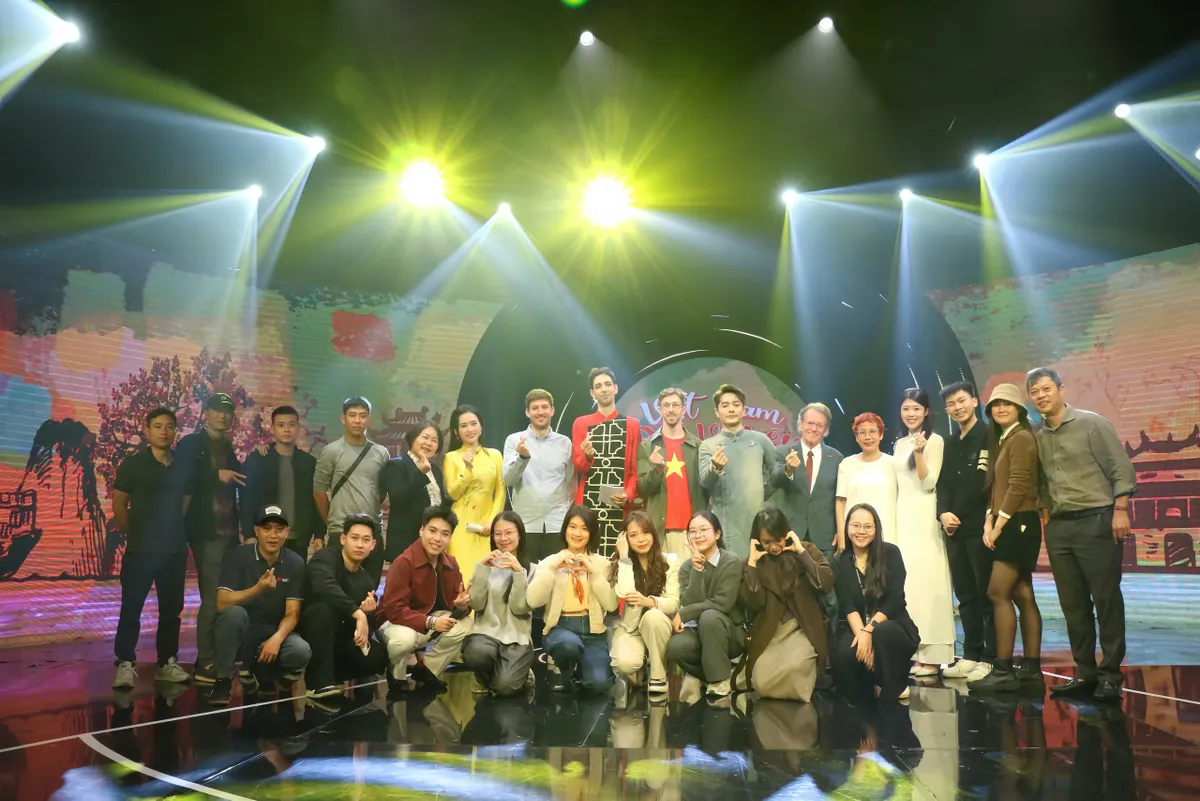 Gala 'Việt Nam - Đến v&agrave; Y&ecirc;u' trở lại với kh&aacute;n giả, l&ecirc;n s&oacute;ng VTV4 v&agrave;o ng&agrave;y 31/12/2025. - Ảnh 5.