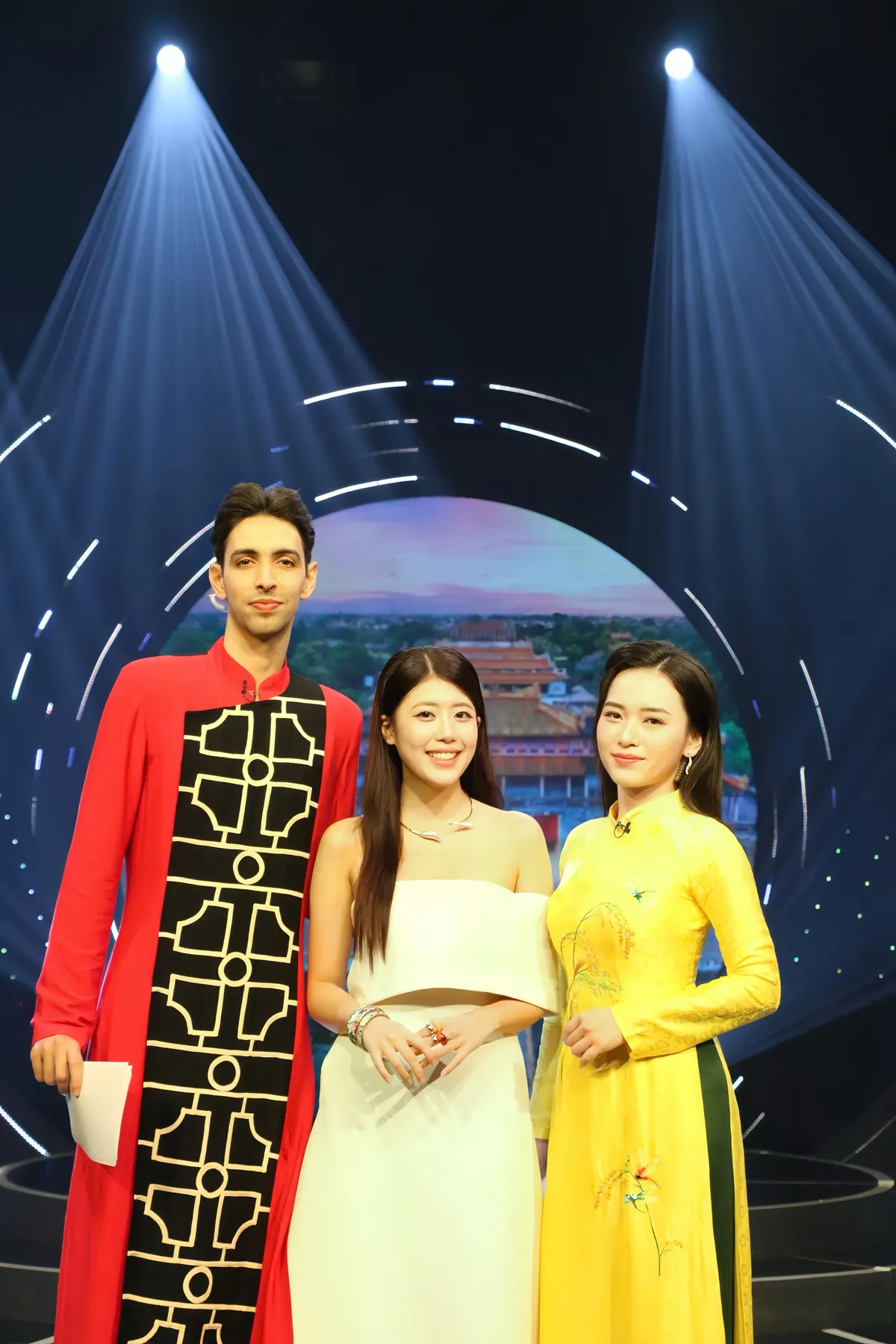 Gala 'Việt Nam - Đến v&agrave; Y&ecirc;u' trở lại với kh&aacute;n giả, l&ecirc;n s&oacute;ng VTV4 v&agrave;o ng&agrave;y 31/12/2025. - Ảnh 4.