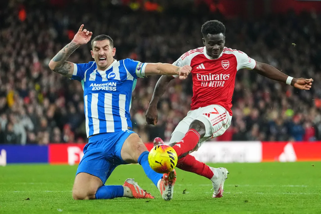 Kết quả bóng đá Ngoại hạng Anh hôm nay, 28/12: Chelsea gây thất vọng, Arsenal vững ngôi đầu
- Ảnh 2.