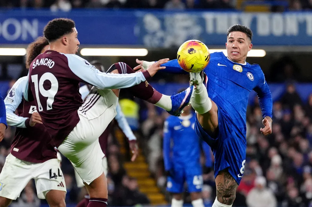 Kết quả bóng đá Ngoại hạng Anh hôm nay, 28/12: Chelsea gây thất vọng, Arsenal vững ngôi đầu
- Ảnh 1.