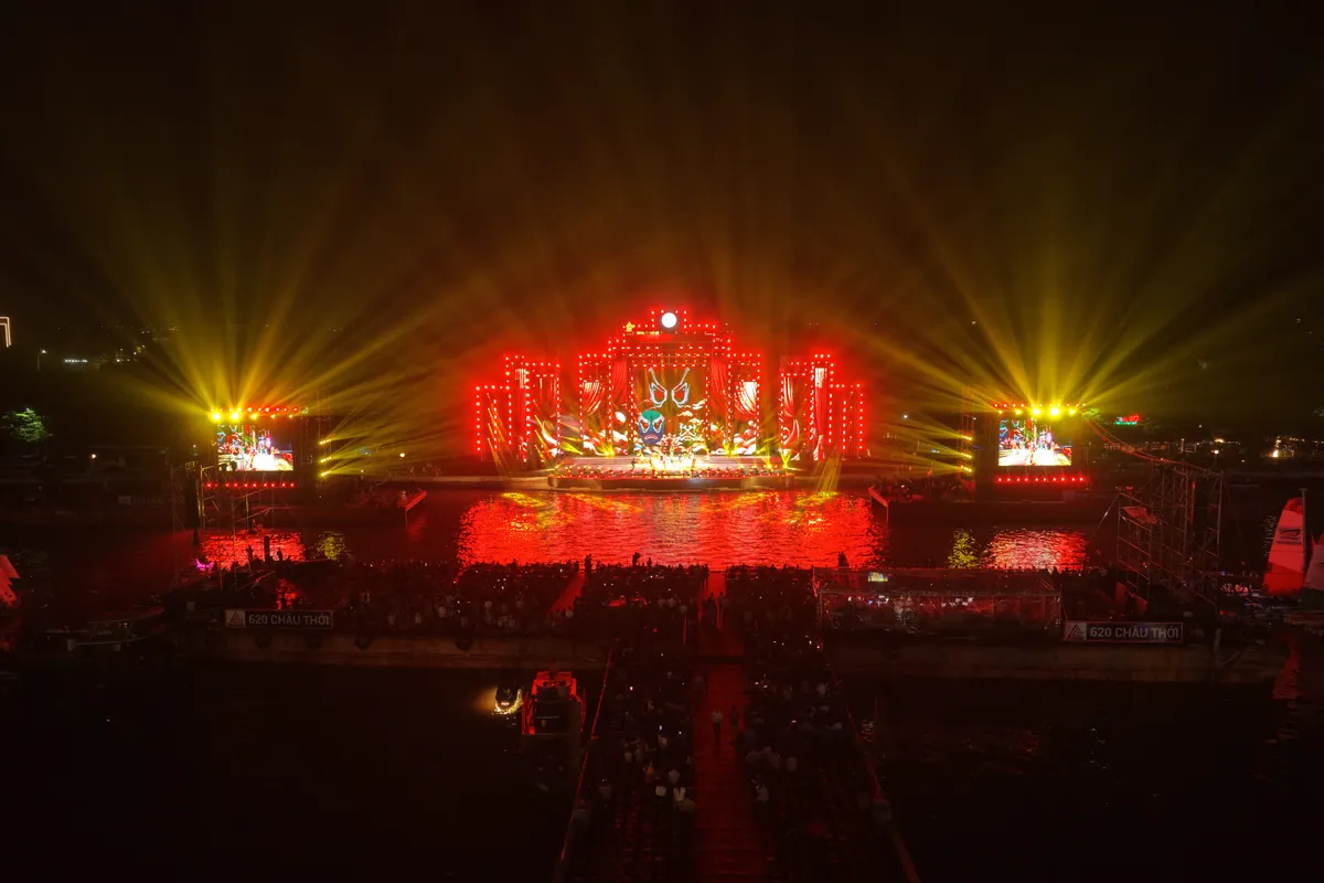 &ldquo;Cần Thơ sắc m&agrave;u s&ocirc;ng nước&rdquo; biến kh&ocirc;ng gian quen thuộc th&agrave;nh đại tiệc thị gi&aacute;c - Ảnh 11.