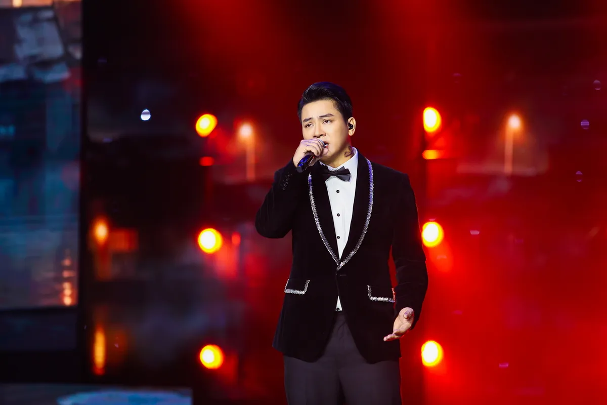 Ho&agrave;i L&acirc;m t&aacute;i xuất trong đại nhạc hội ch&agrave;o năm mới Hương sắc giai nh&acirc;n - Ảnh 6.