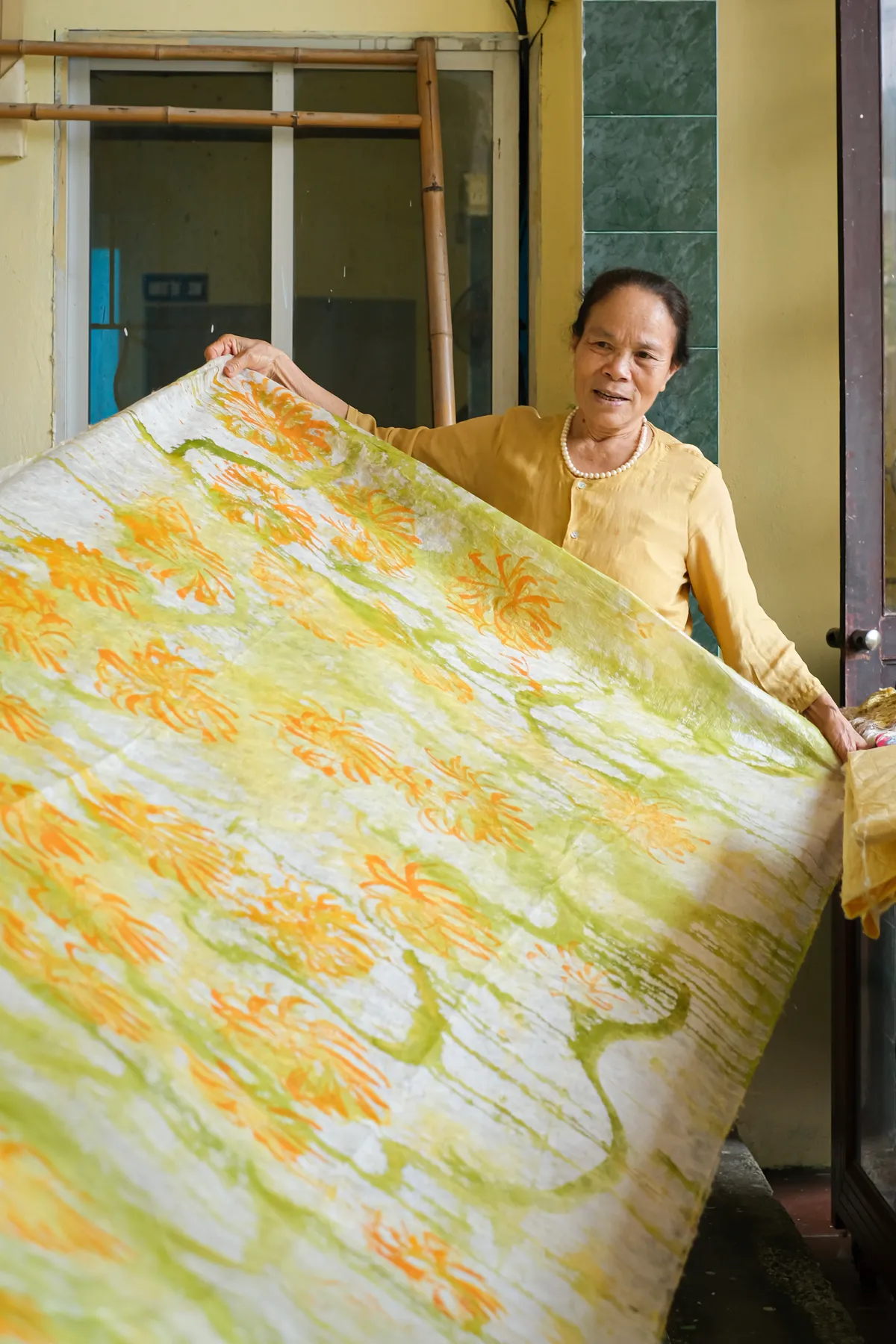 Tằm tự dệt tơ - Nghệ thuật từ những nong k&eacute;n Ph&ugrave;ng X&aacute; - Ảnh 4.