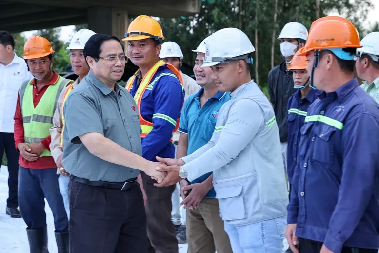 Thủ tướng: Th&ocirc;ng xe to&agrave;n tuyến cao tốc Ch&acirc;u Đốc-Cần Thơ-S&oacute;c Trăng v&agrave;o 30/6/2026 - Ảnh 1.